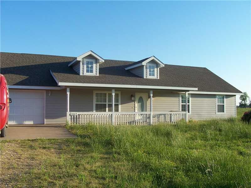 7043 Pine St, Colcord, OK 74338 - photo 1