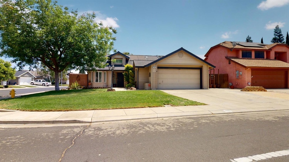 1095 Mission Ridge Dr, Manteca, CA 95337 - photo 1