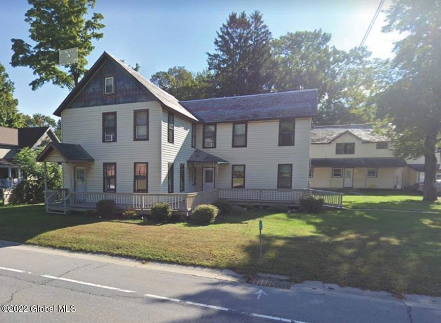 524 Maple Ave unit 7, Saratoga Springs, NY 12866 - photo 1