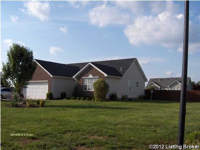 858 Helmwood Cir, Mount Washington, KY 40047 - photo 1