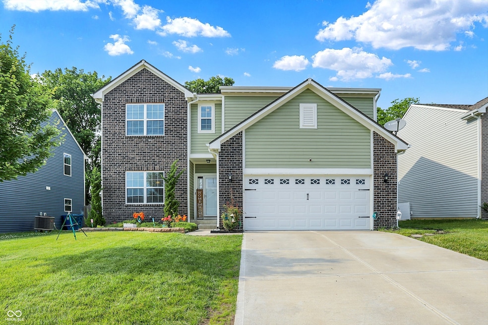 10902 Jimmy Lake Dr, Indianapolis, IN 46239 - photo 1