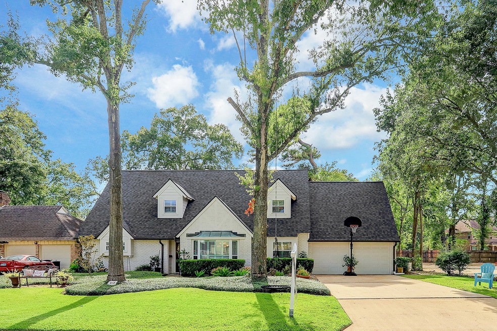 419 Wycliffe Dr, Houston, TX 77079 - photo 1