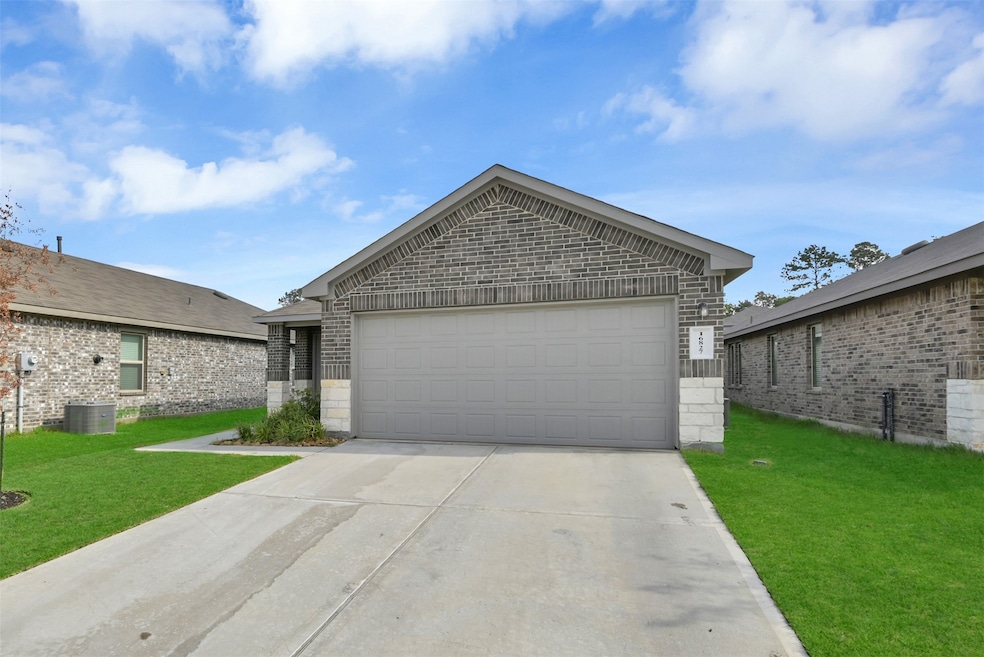 16827 Silent Pines Ct, Conroe, TX 77302 - photo 1