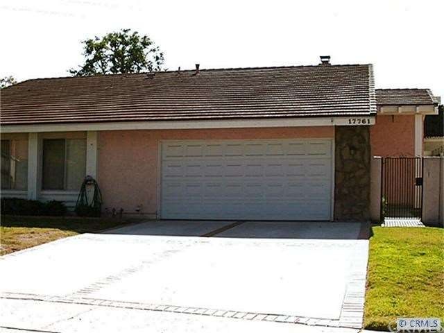Popular 4-bedroom single story on HUGE lot at end 