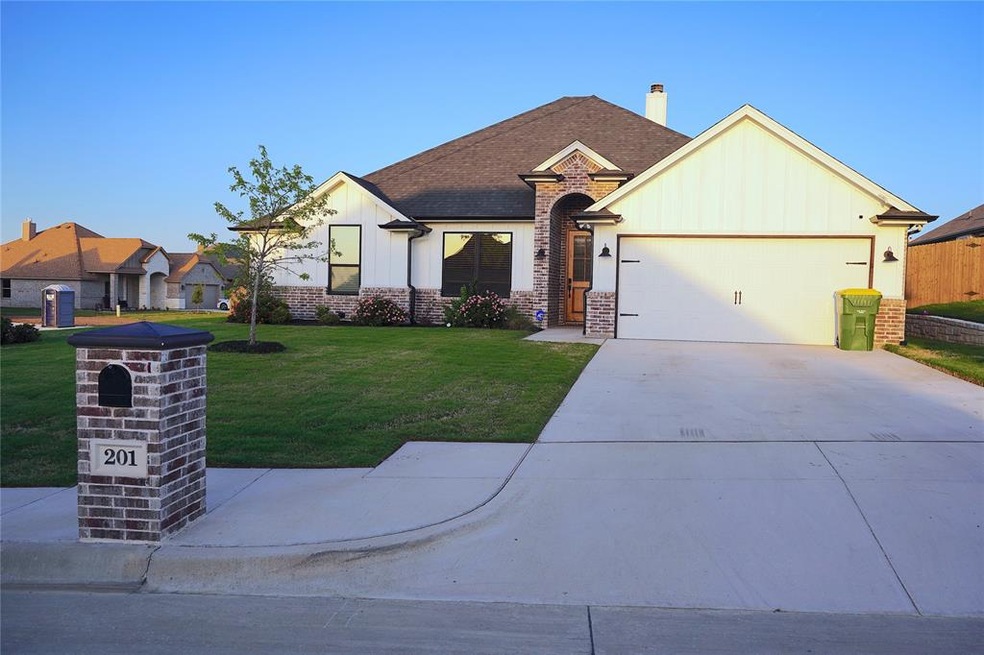 201 Landry Ave, Godley, TX 76044 - photo 1