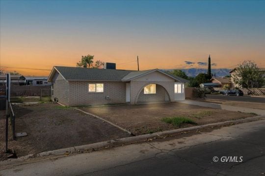 1107 W Yuma Cir, Safford, AZ 85546 - photo 1