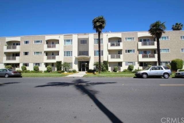 Pride of ownership! Well maintained complex only 1