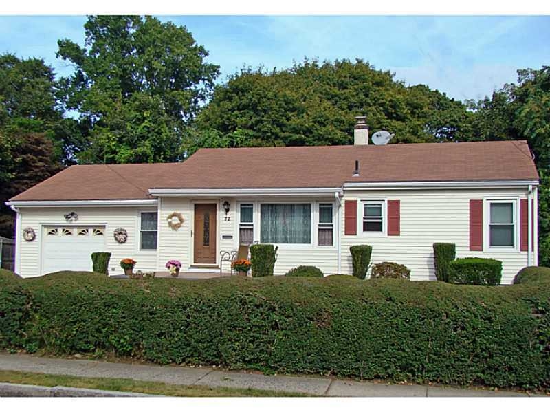 72 Gibbs Ave, Newport, RI 02840 - photo 1