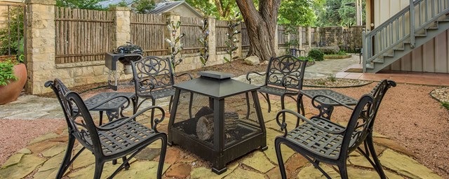 208 W Schubert St, Fredericksburg, TX 78624 - photo 1