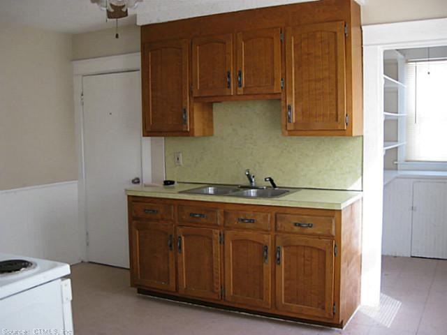 Kitchen. KITCHEN WITH DOUBLE SINK