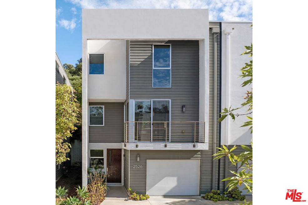 2526 N Via Artis Ave, Los Angeles, CA 90039 - photo 1