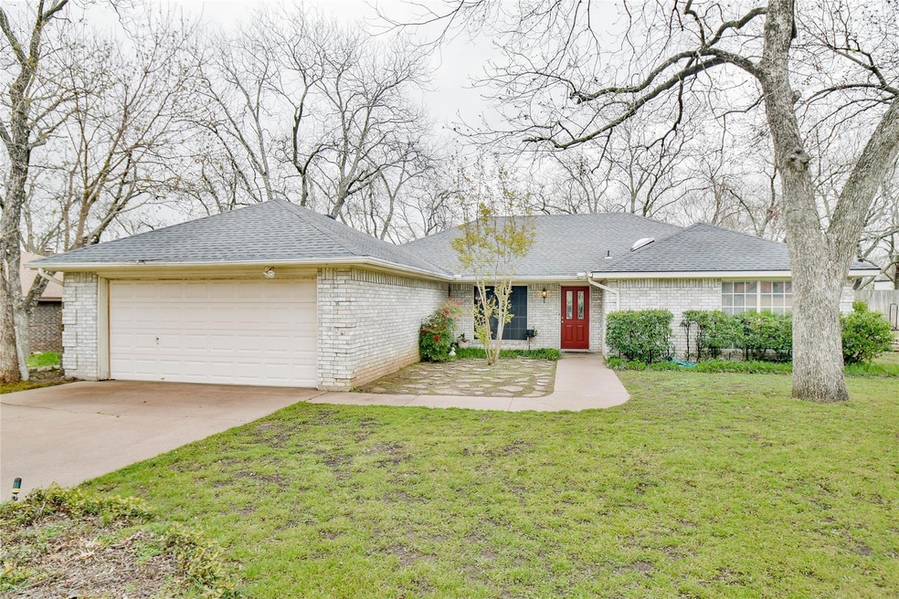 4511 Cimmaron Trail, Granbury, TX 76049 - photo 1