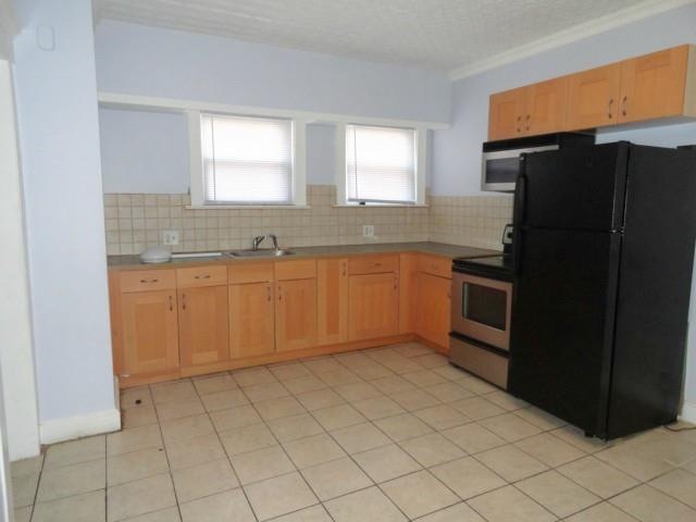 8 Elmwood Ave, Bridgeport, CT 06605 - photo 1