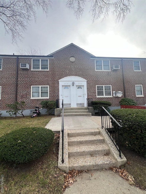 253-04 60th Ave unit Upper, Little Neck, NY 11362 - photo 1