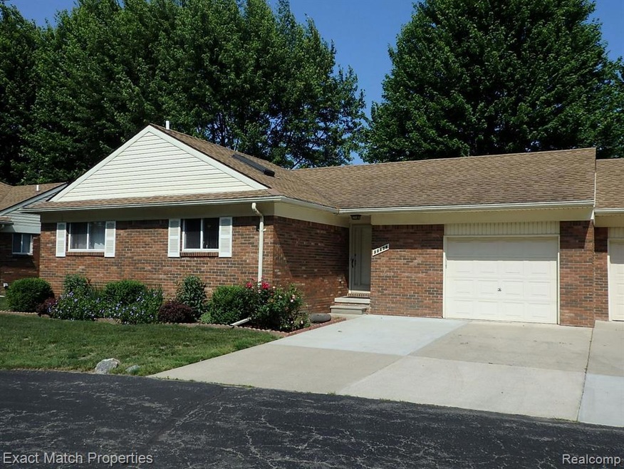 30658 Underwood Dr unit 7, Roseville, MI 48066 - photo 1