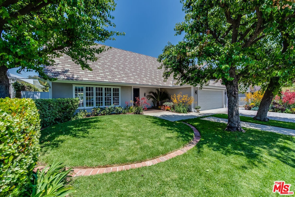 13133 Morrison St, Sherman Oaks, CA 91423 - photo 1