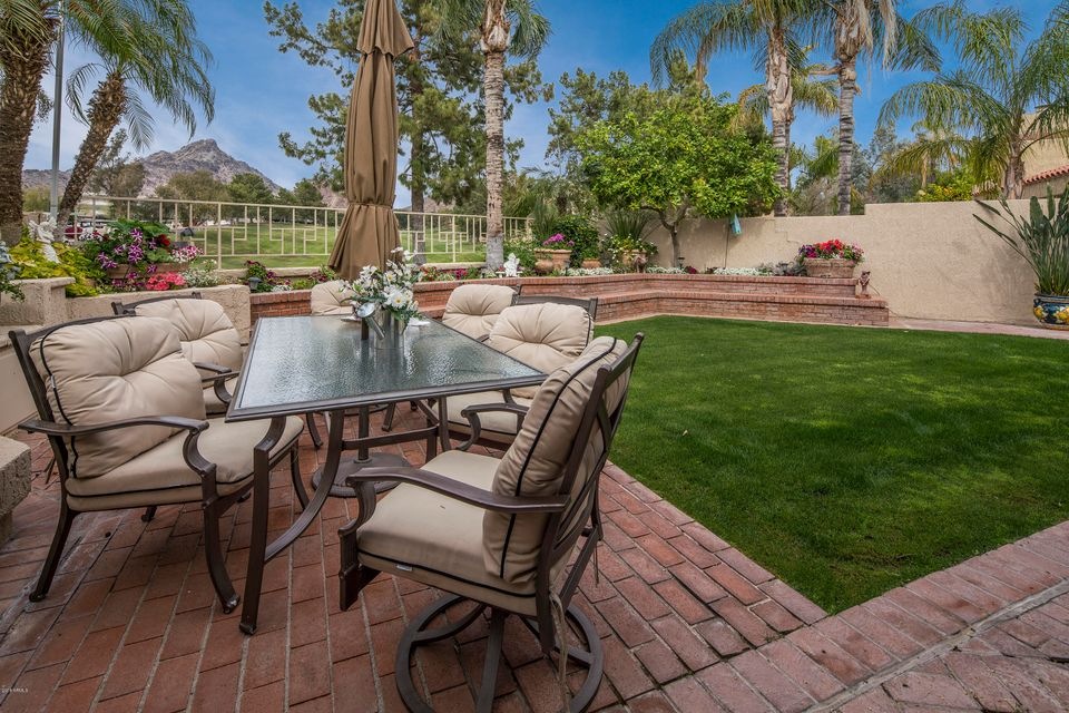 Backyard Golf Course & Mountain Views