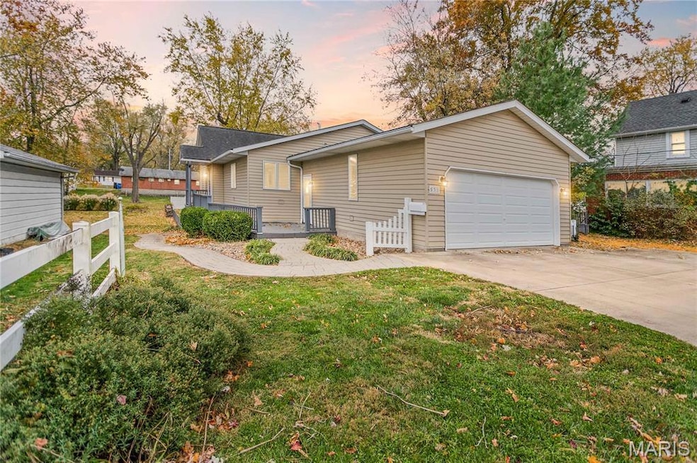 531 W Corbin St, Bethalto, IL 62010 - photo 1