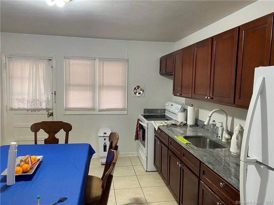 184 Cherry Hill Dr unit 2B, Bridgeport, CT 06606 - photo 1