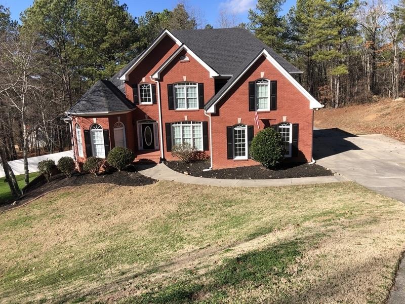 Immaculate 6 bedroom, 5 full bathroom home