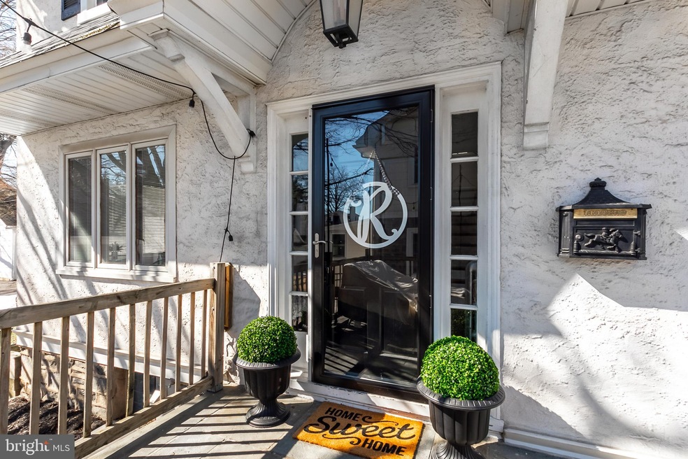 521 E Manoa Rd, Havertown, PA 19083 - photo 1