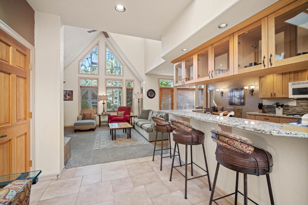 57082 Peppermill Cir unit 35-I, Sunriver, OR 97707 - photo 1