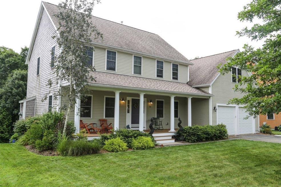 Front / Covered Porch