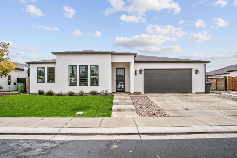 4114 Valkommen Dr, Denair, CA 95316 - photo 1