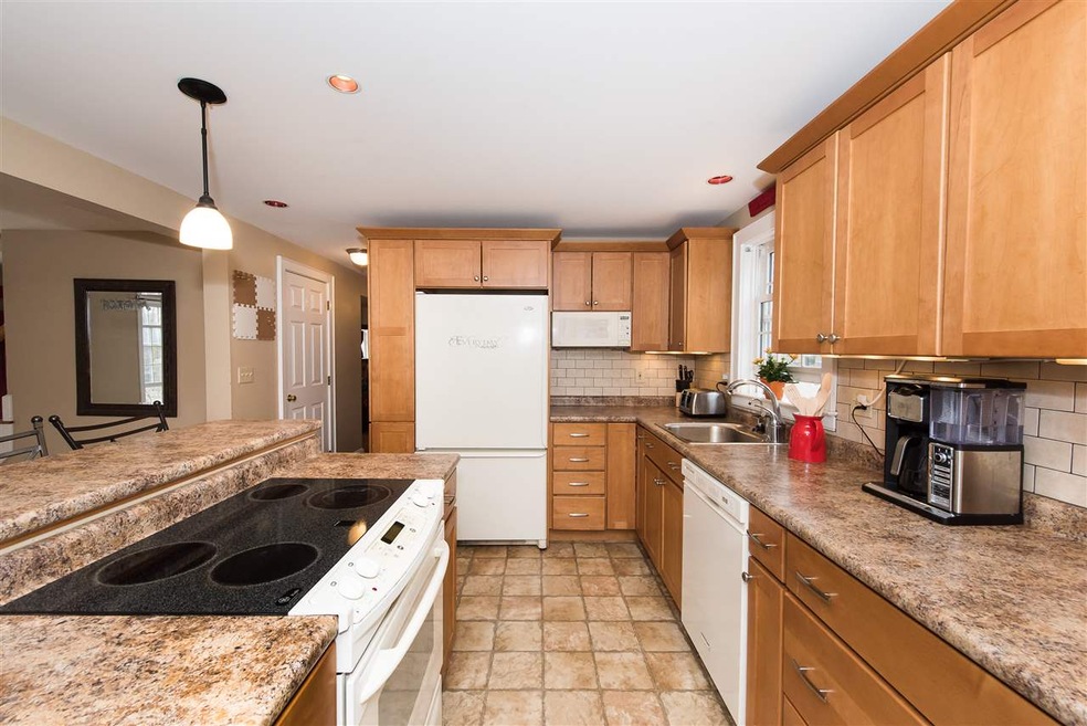 7 Deer Creek Run, Dover, NH 03820 - photo 1