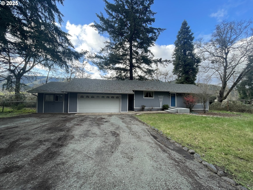 639 N Old Pacific Hwy, Myrtle Creek, OR 97457 - photo 1