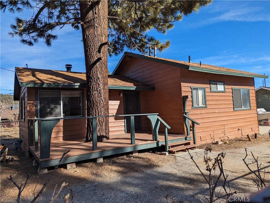 Shot over the fence from E. Erwin Ln.