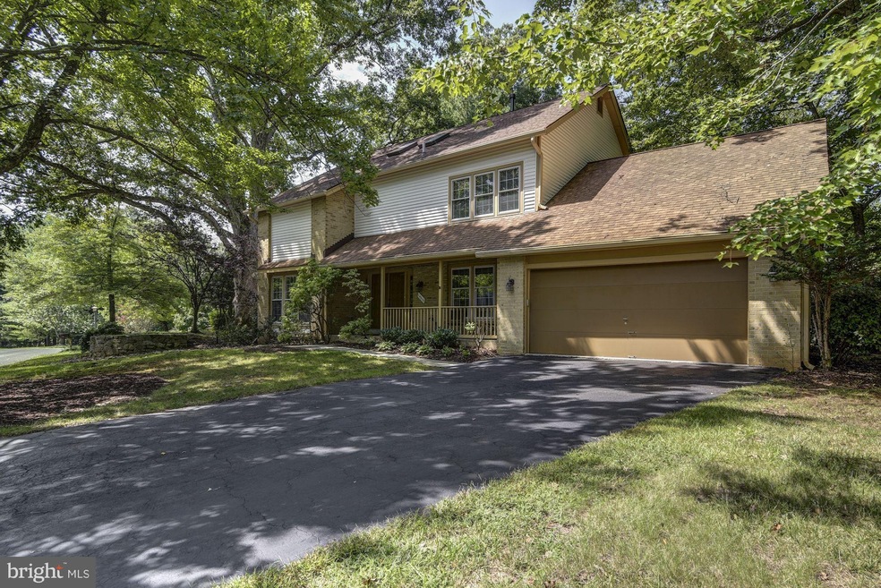 14616 Dehaven Ct, North Potomac, MD 20878 - photo 1