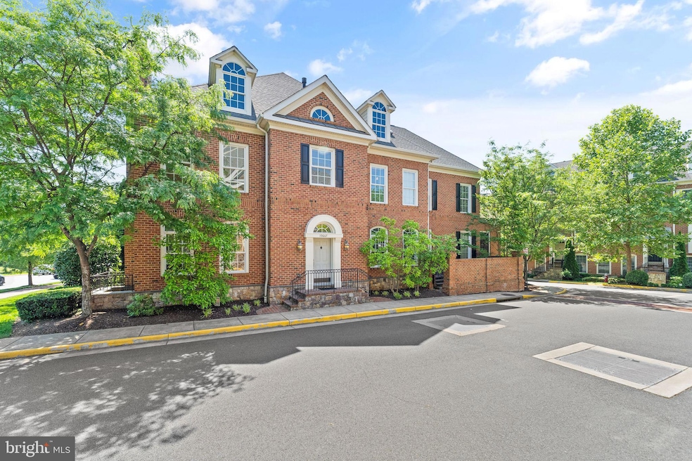 10667 Main St, Fairfax, VA 22030 - photo 1