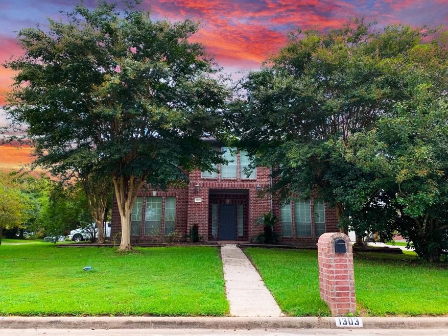 1303 Dove Trail unit TRI, Tomball, TX 77375 - photo 1