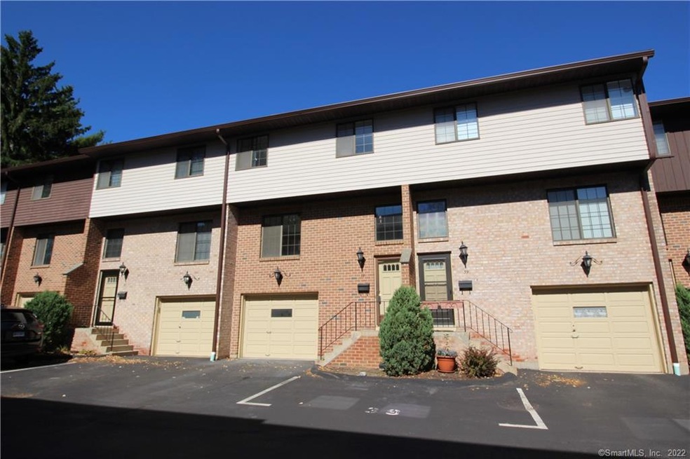 237 Strawberry Hill Ave unit 38, Stamford, CT 06902 - photo 1