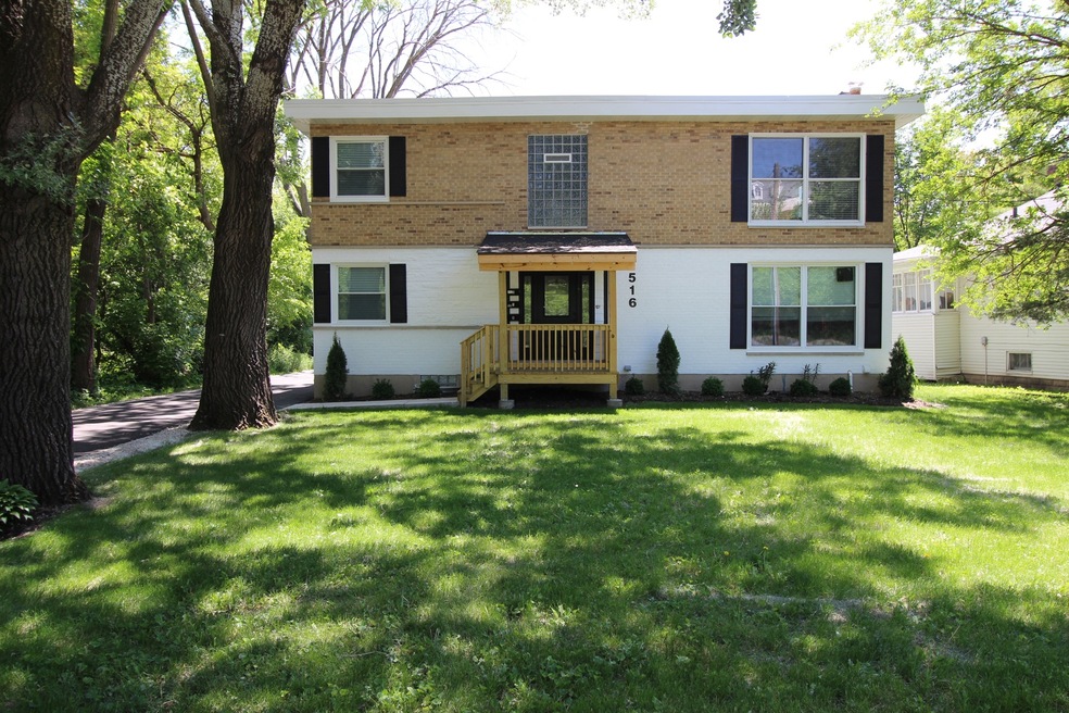 516 Crescent St unit B, Wheaton, IL 60187 - photo 1