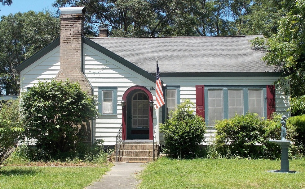 1128 N 8th Ave, Laurel