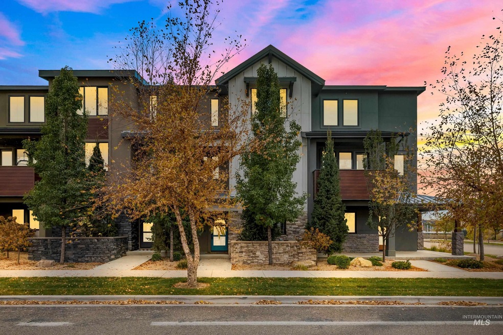 3681 E Parkcenter Blvd