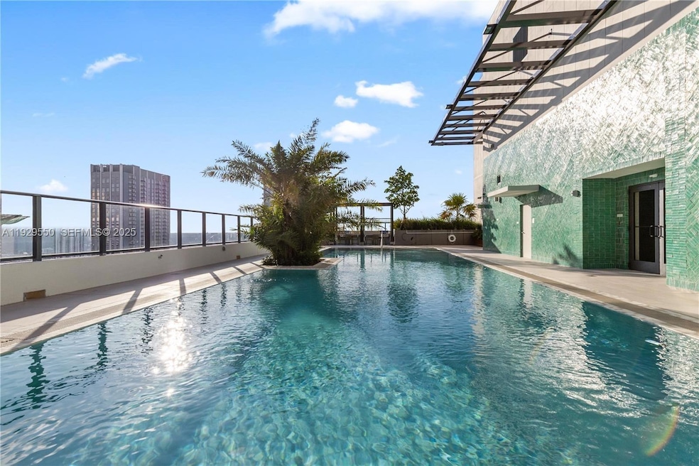 11 NE 6th St unit 2610, Miami, FL 33132 - photo 1