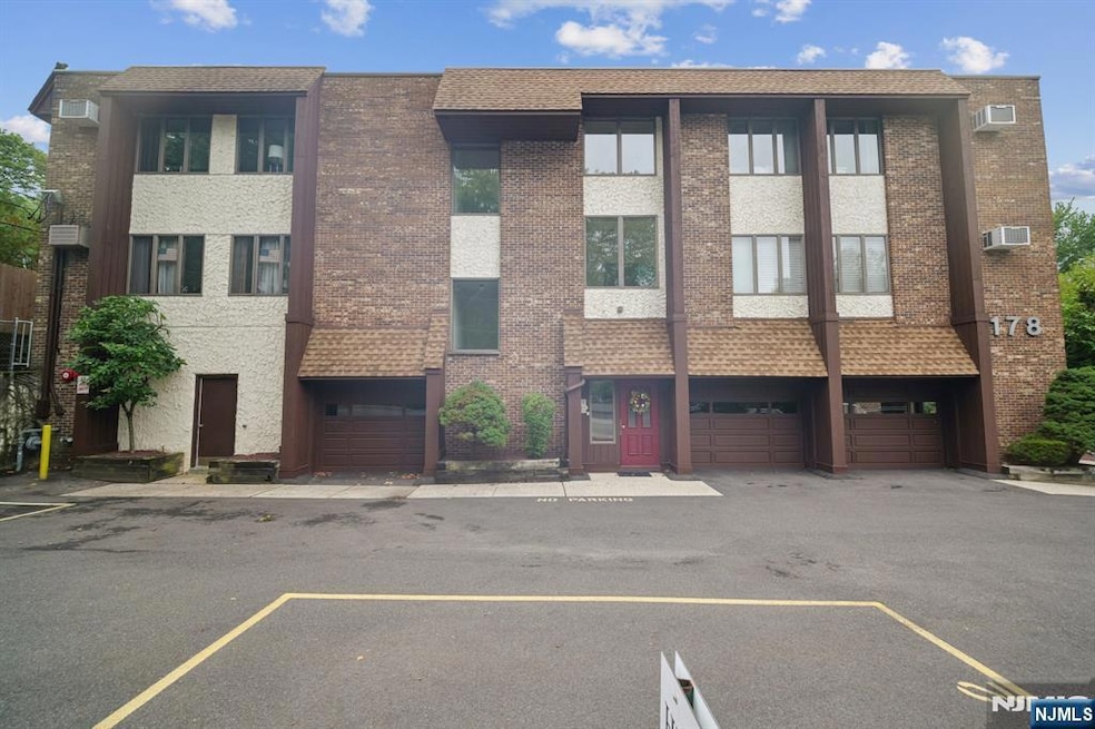 For Rent $2,800/month