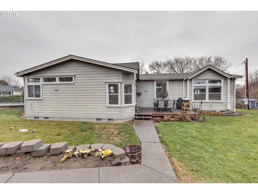 801 E 14th St, the Dalles, OR 97058 - photo 1