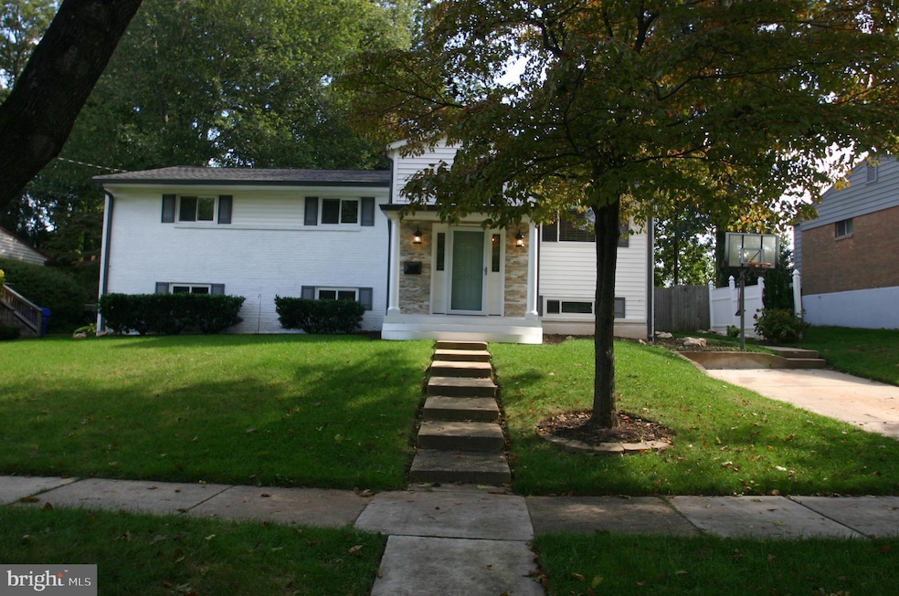 14207 Chadwick Ln, Rockville, MD 20853 - photo 1