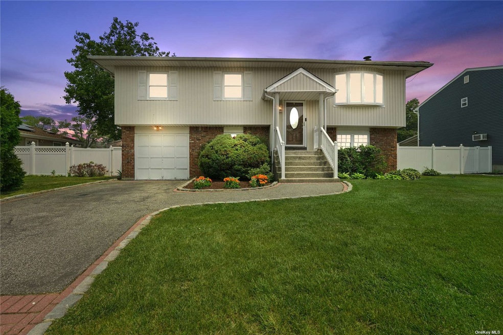 142 Jeatom Ln, Amityville, NY 11701 - photo 1