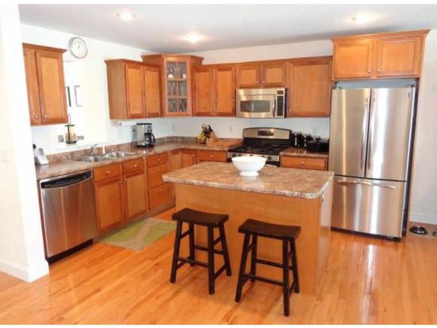 3 Hillside Ln, Newmarket, NH 03857 - photo 1