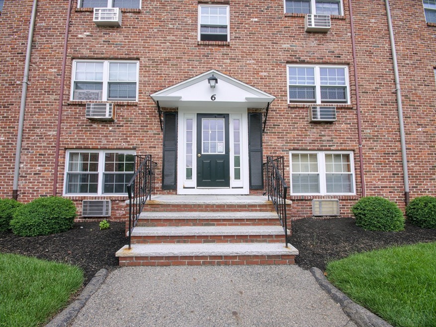 6 Colonial Village Dr unit 6, Arlington, MA 02474 - photo 1