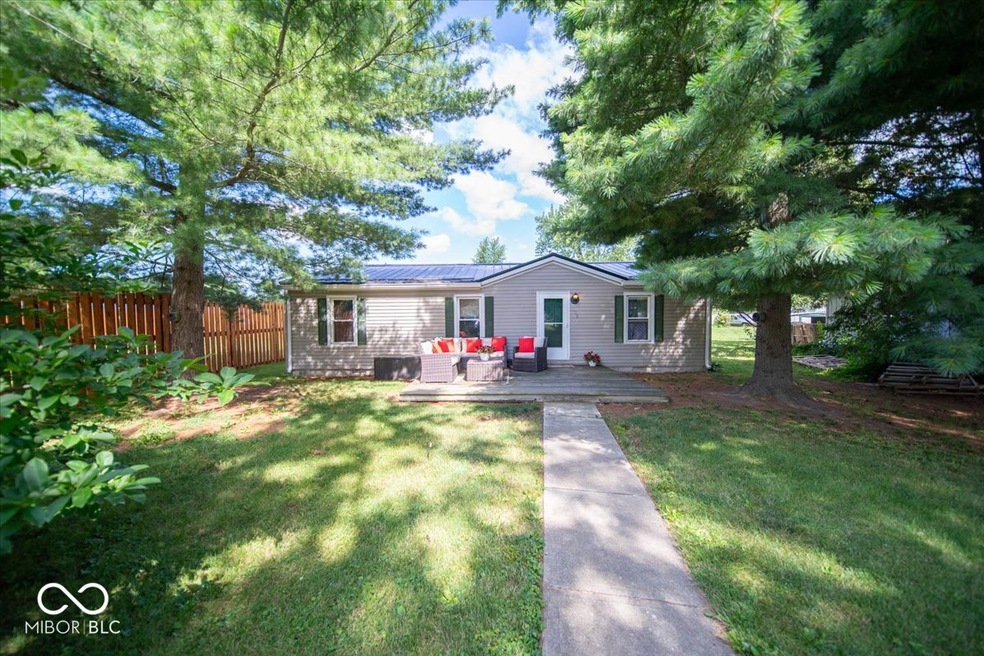 109 Elm Ave, Sheridan, IN 46069 - photo 1