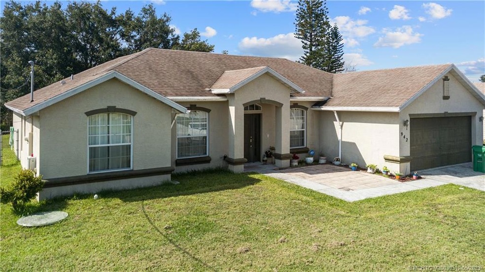 942 SW McComkle Ave, Port Saint Lucie, FL 34953 - photo 1