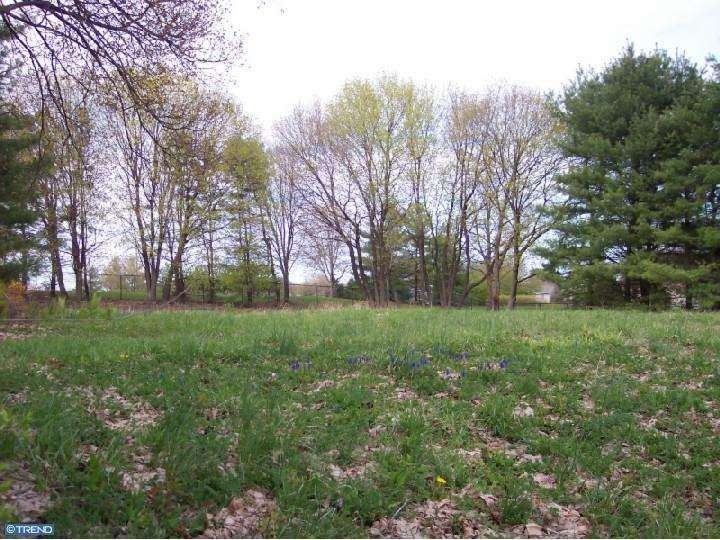 5451 Lower MacUngie Rd, Macungie, PA 18062 - photo 1