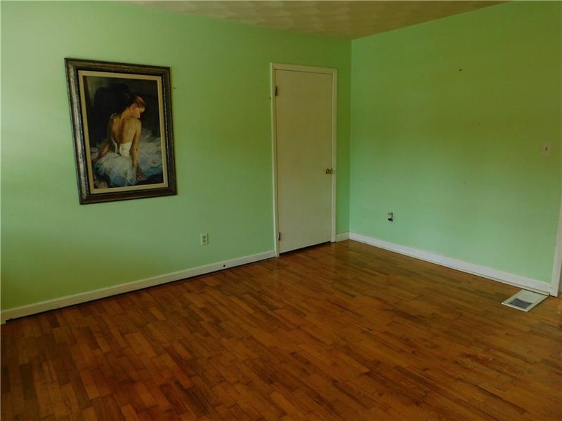 4735 Newton Dr, Gainesville, GA 30506 - photo 1