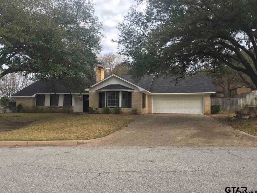 718 718 Jeffery, Tyler, TX 75703 - photo 1